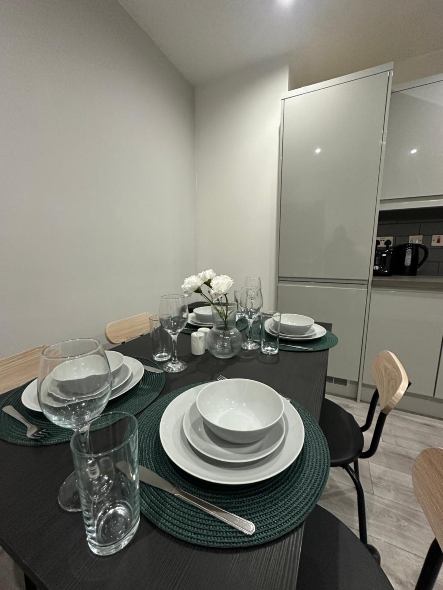 לייסטר Retro Suite A Luxury Apartment With King Size Bed Wii Games And Entertainment מראה חיצוני תמונה