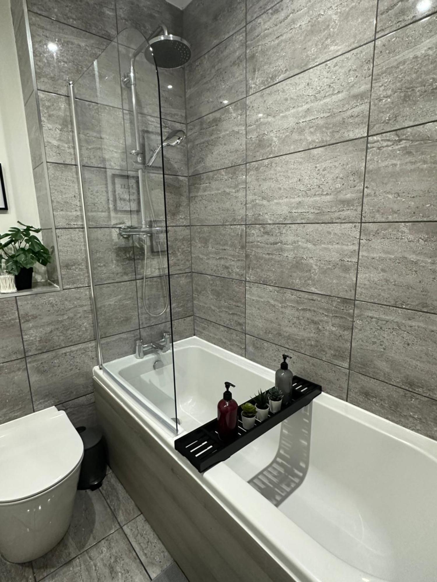 לייסטר Retro Suite A Luxury Apartment With King Size Bed Wii Games And Entertainment מראה חיצוני תמונה