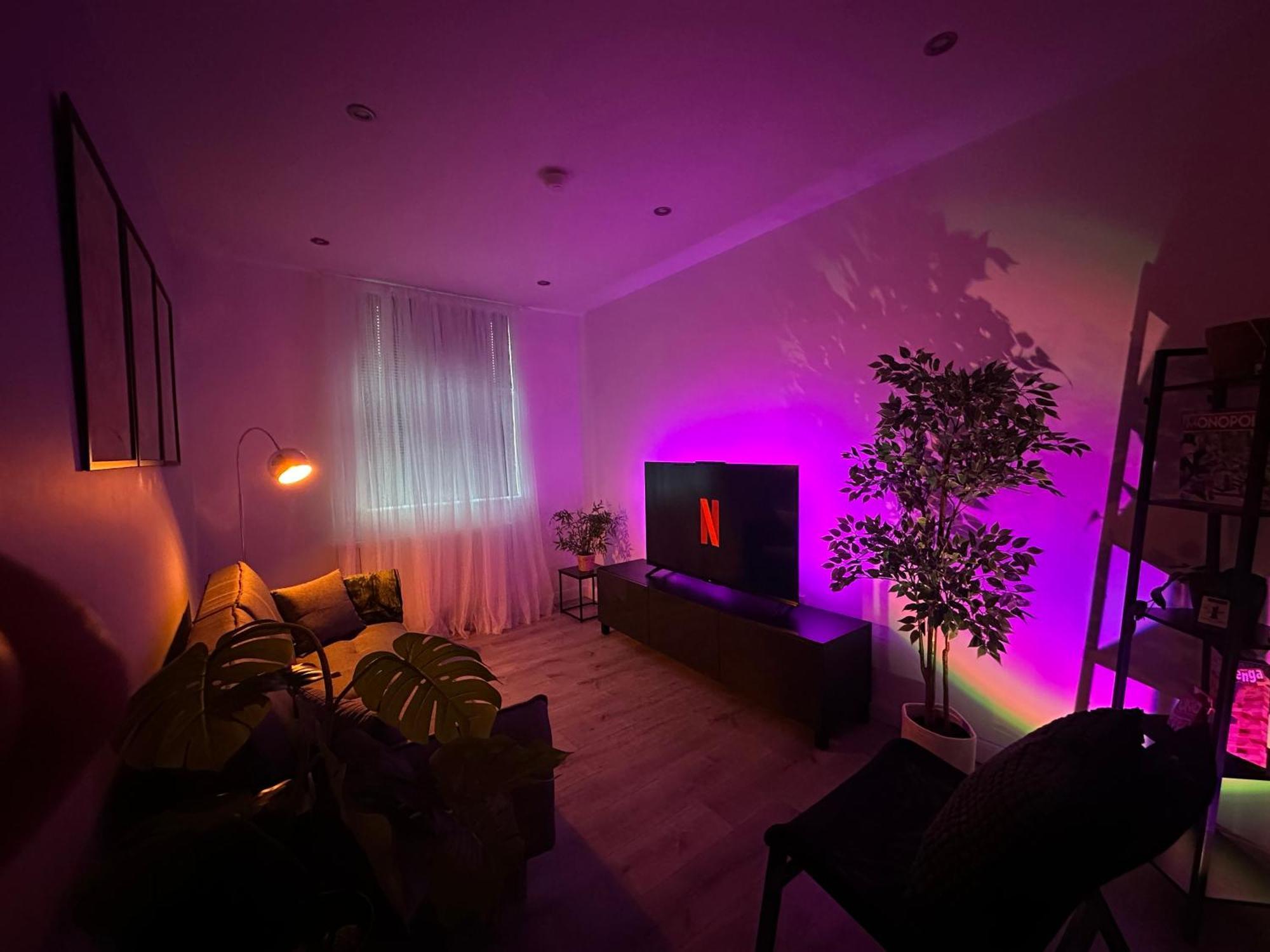 לייסטר Retro Suite A Luxury Apartment With King Size Bed Wii Games And Entertainment מראה חיצוני תמונה